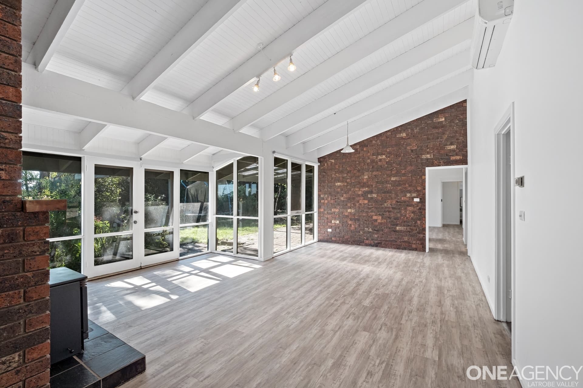 8 Fairway Drive, Yallourn, Yallourn - Thumbnail 2