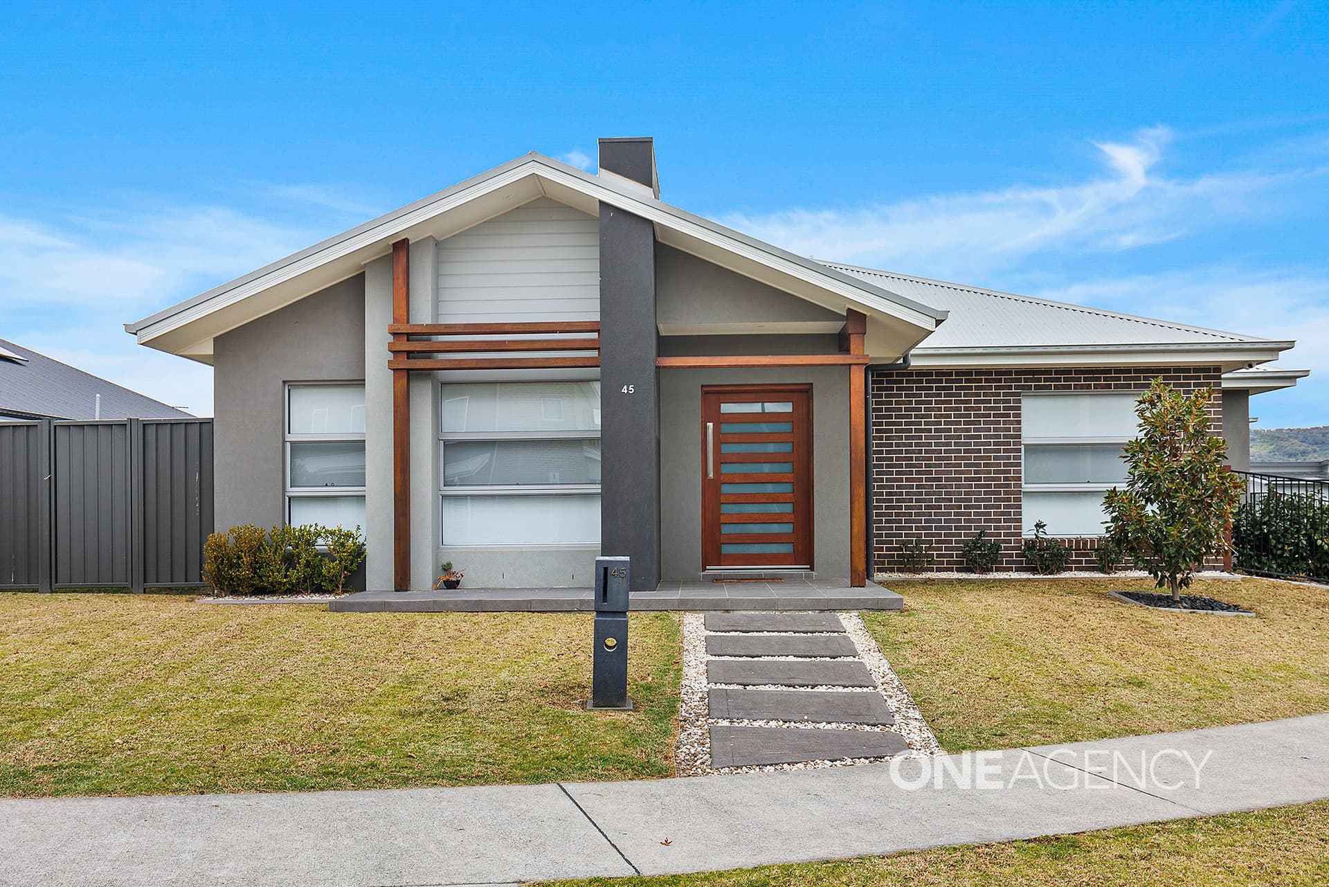 45 Oak Farm Road, Calderwood, Calderwood - Thumbnail 2
