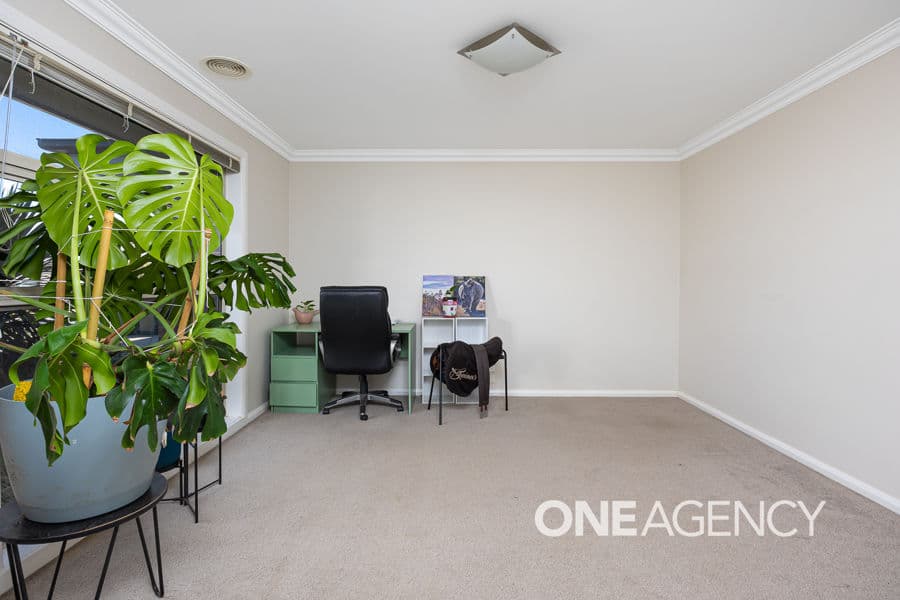 9 CHARLTON Street, Boorooma, Boorooma - Thumbnail 2