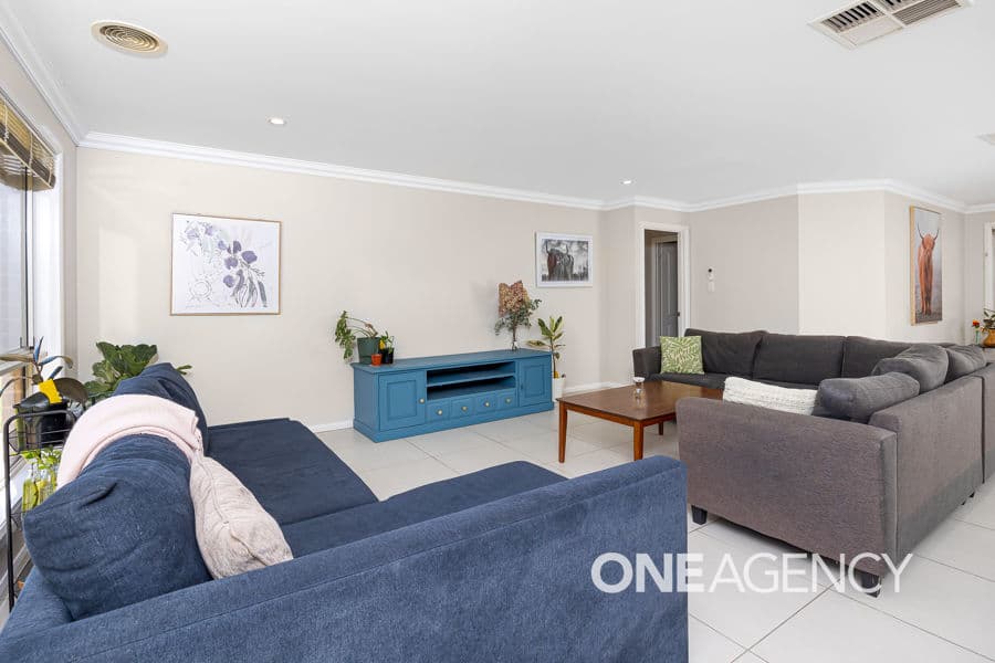 9 CHARLTON Street, Boorooma, Boorooma - Thumbnail 4