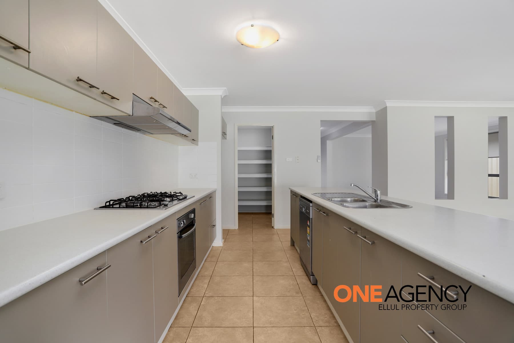 12 Rossini Drive, Hinchinbrook, Hinchinbrook - Thumbnail 5