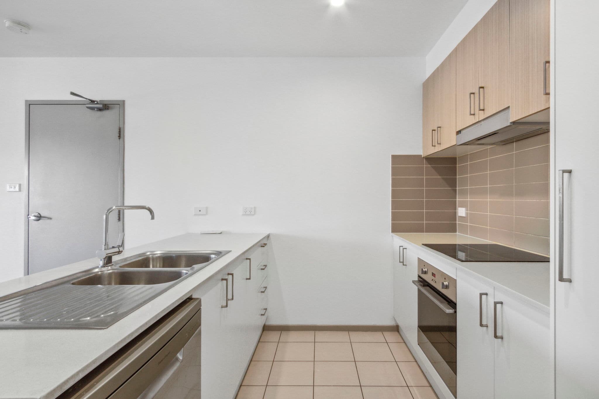 53/41 Clare Burton Crescent, Franklin, Franklin - Thumbnail 2