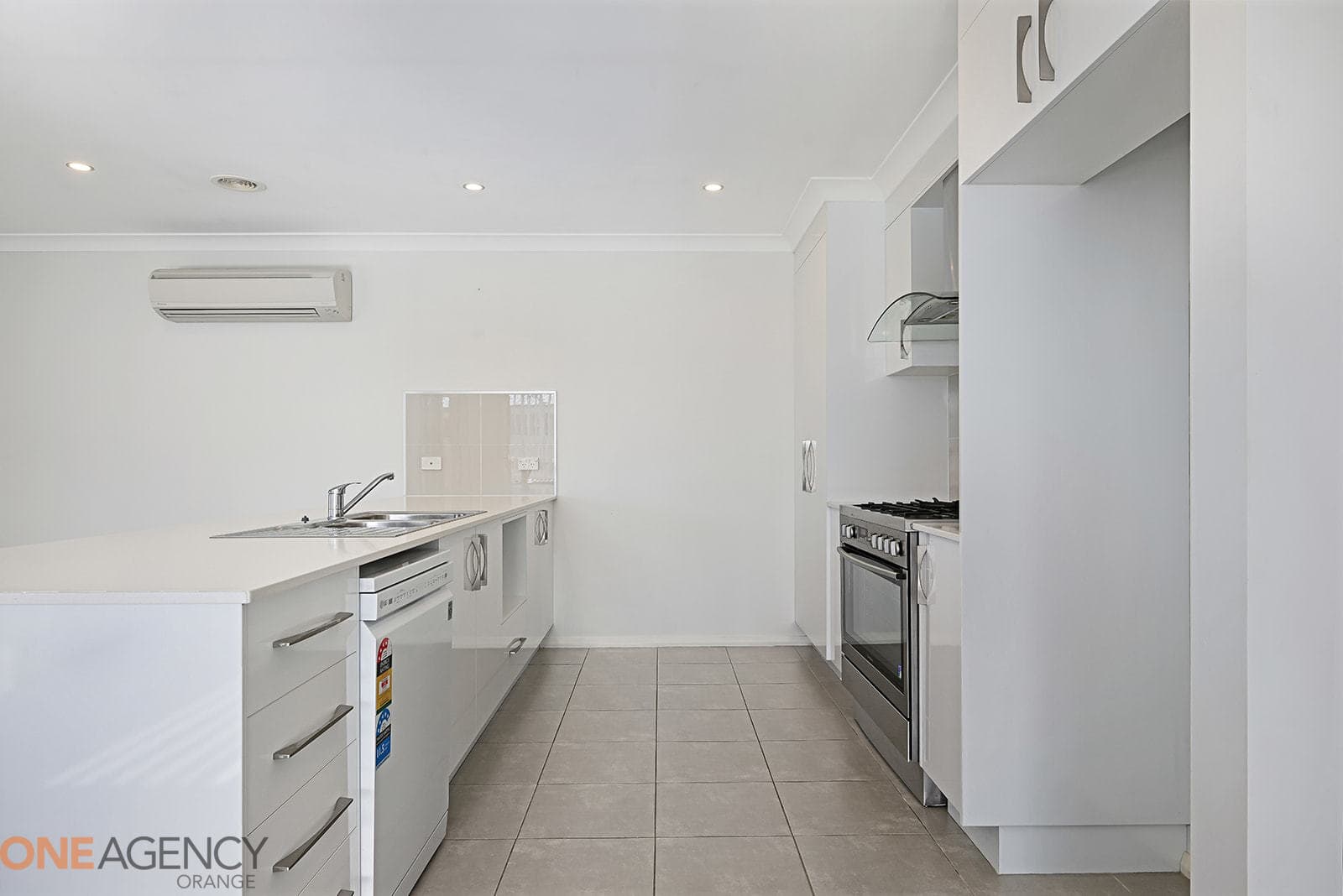 32 Glasson Drive, Orange, Orange - Thumbnail 2