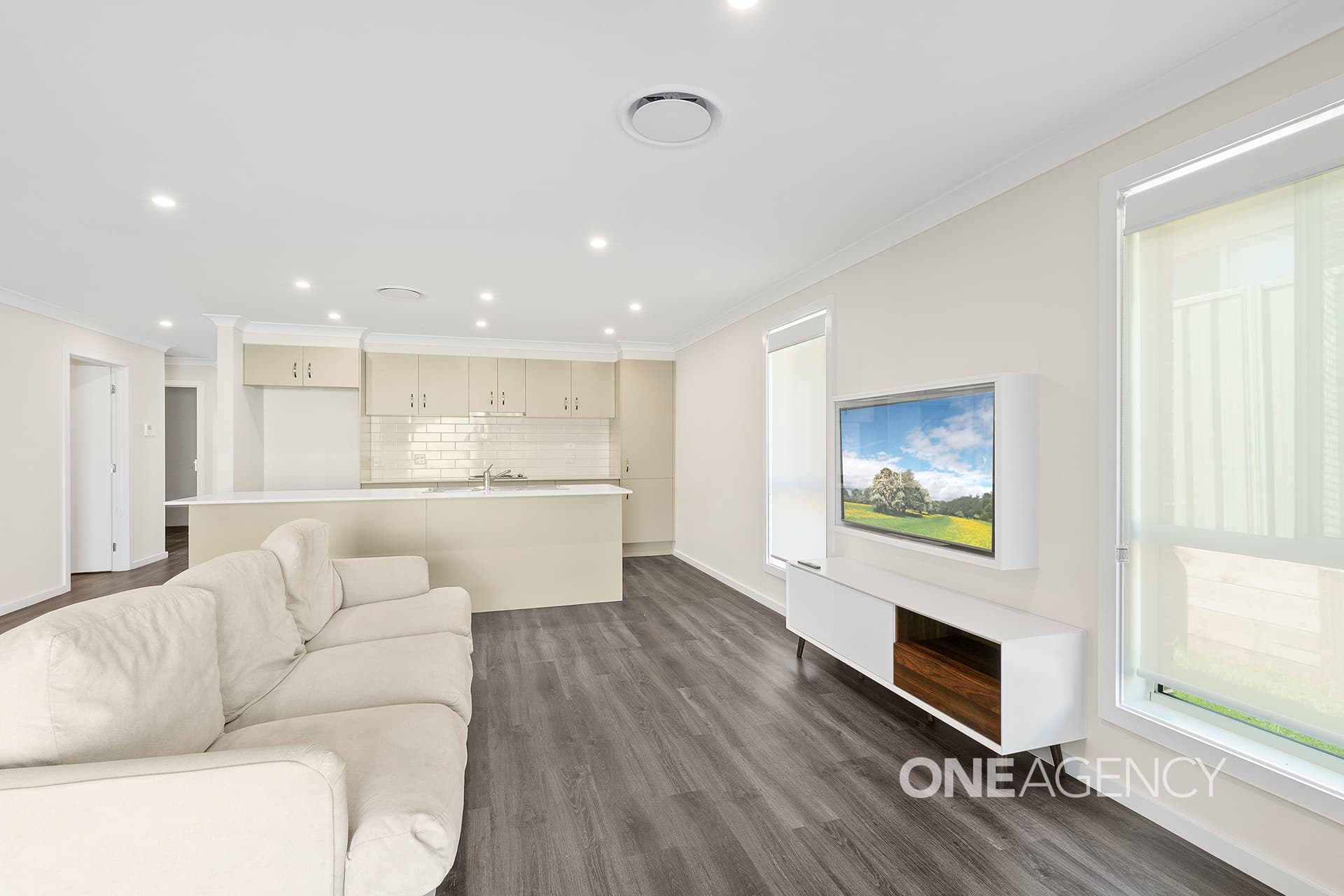 2 Gunbar Way, Nowra, Nowra - Thumbnail 2
