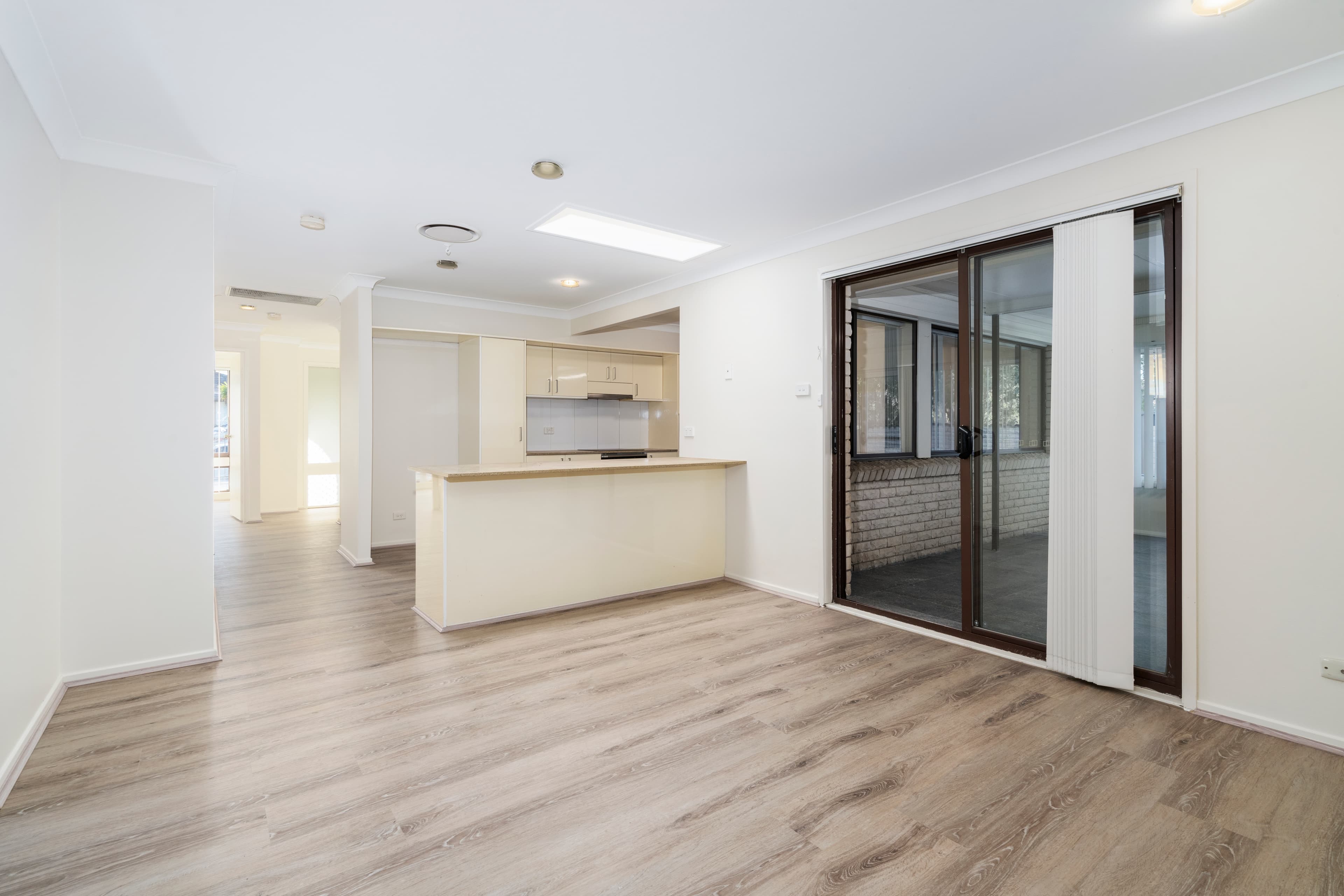 8 Lady Penrhyn Close, Lurnea, Lurnea - Thumbnail 3