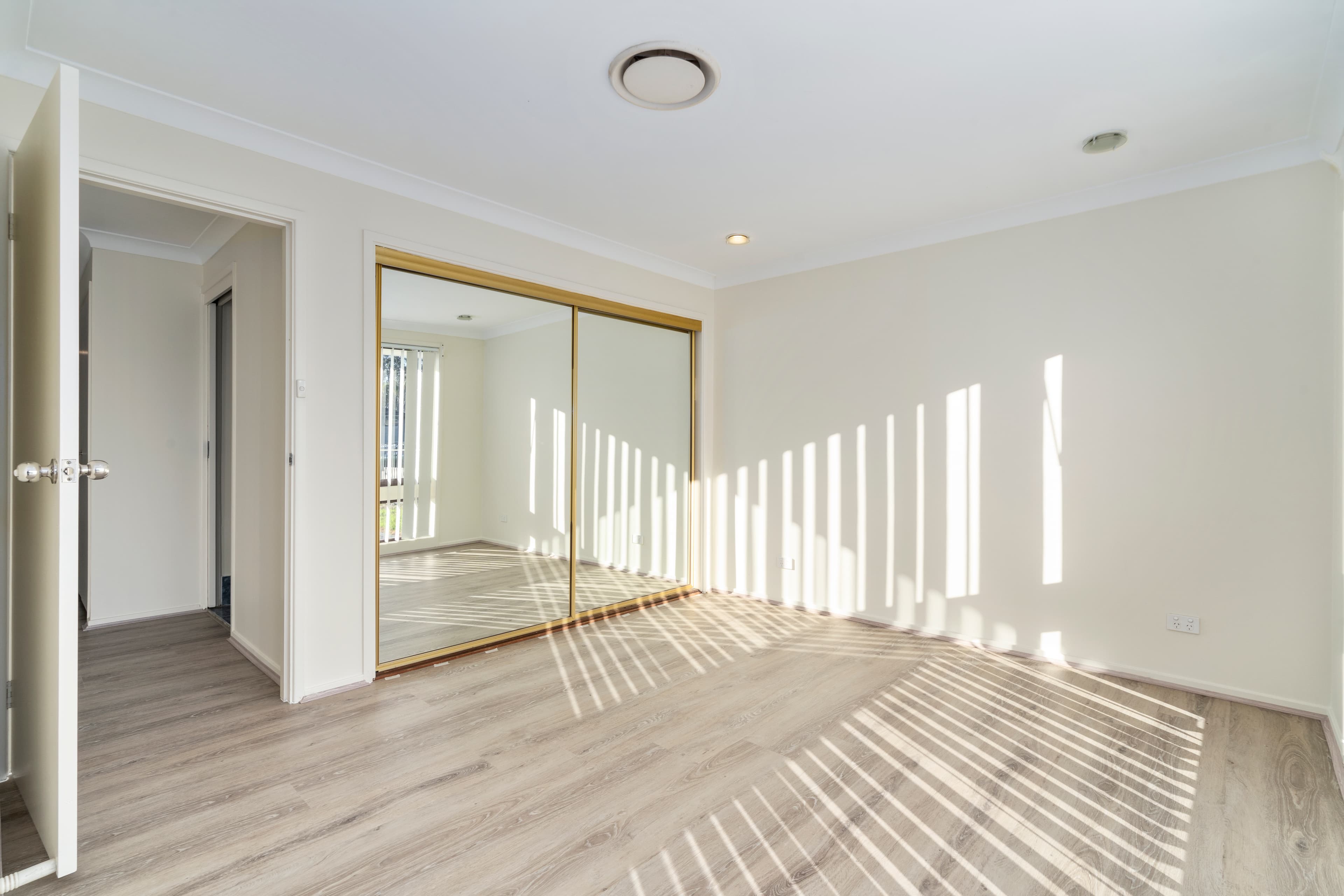8 Lady Penrhyn Close, Lurnea, Lurnea - Thumbnail 6