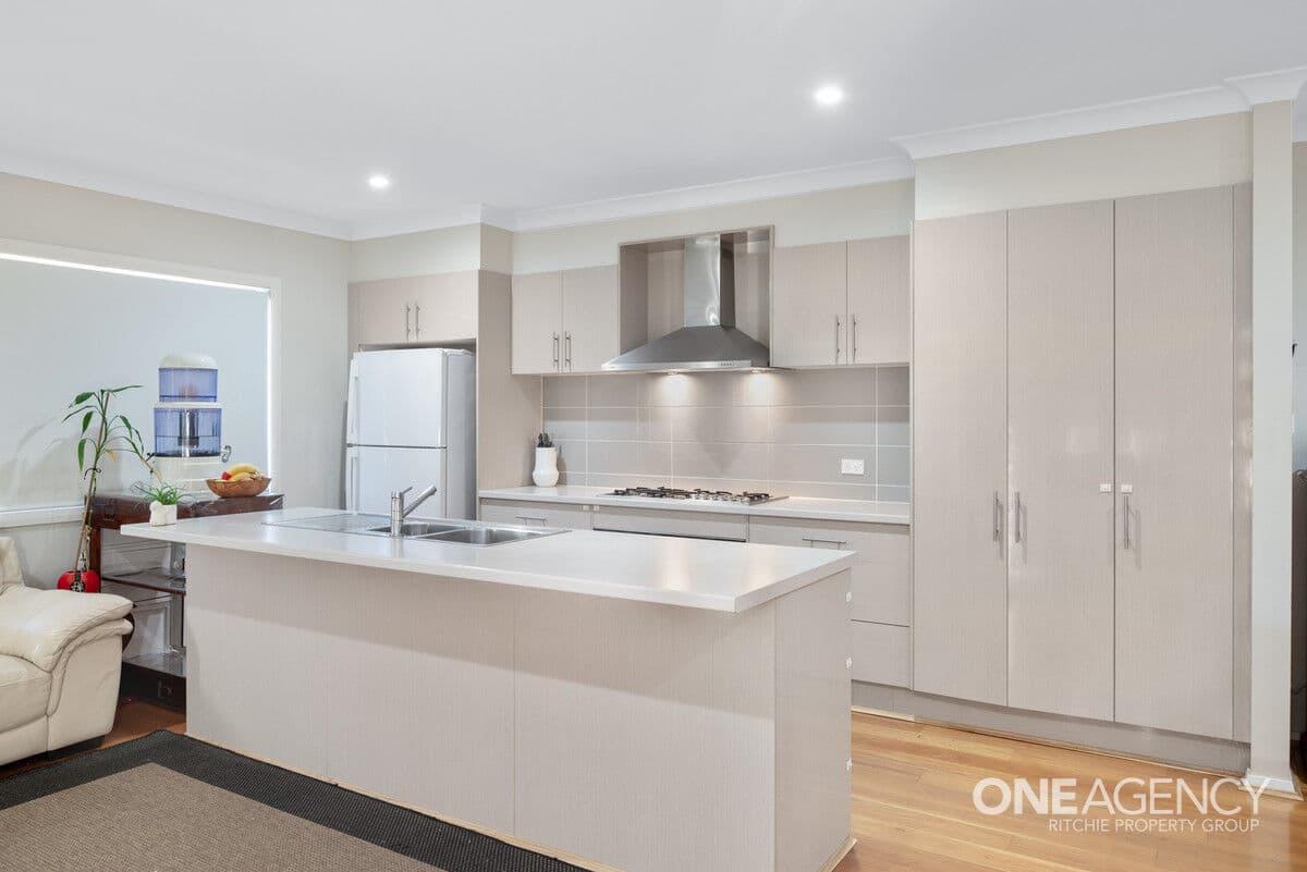 11 Sunridge Avenue, Hazelbrook, Hazelbrook - Thumbnail 4
