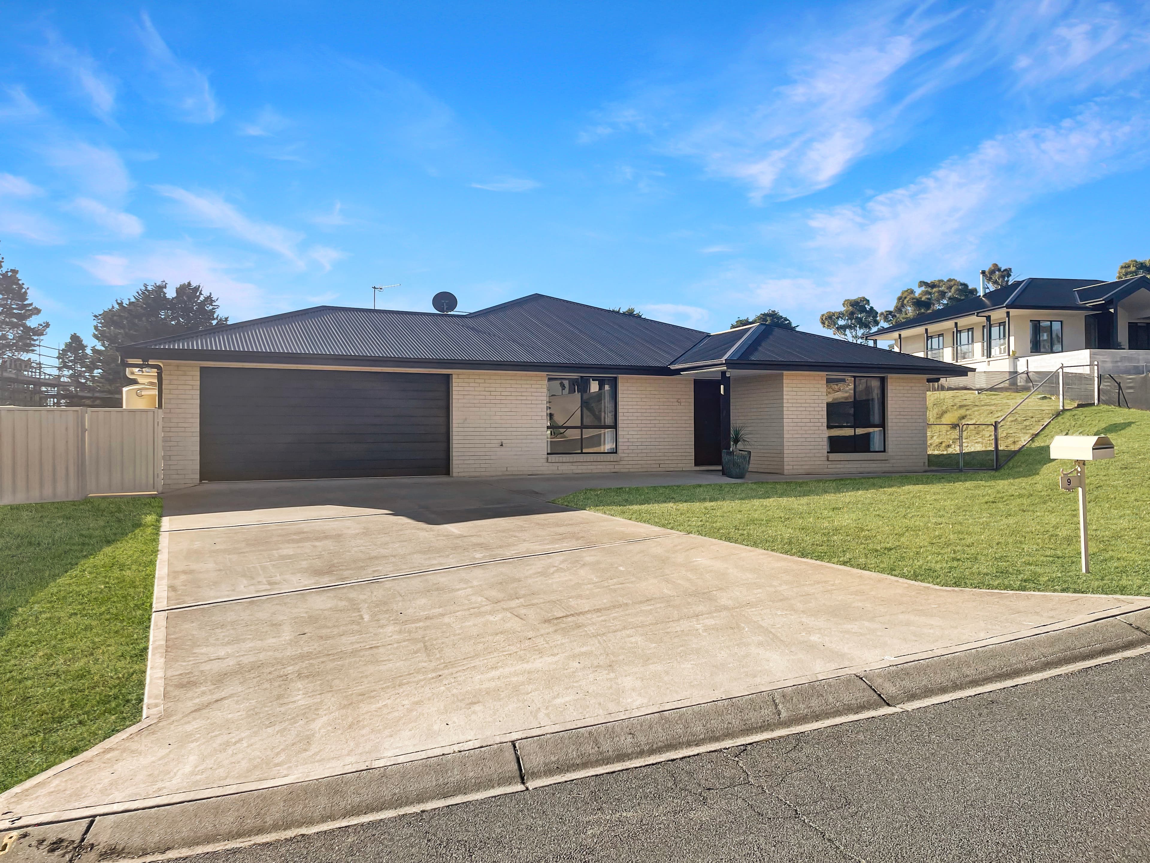 9 Campsite Place, Cooma, Cooma - Image 1
