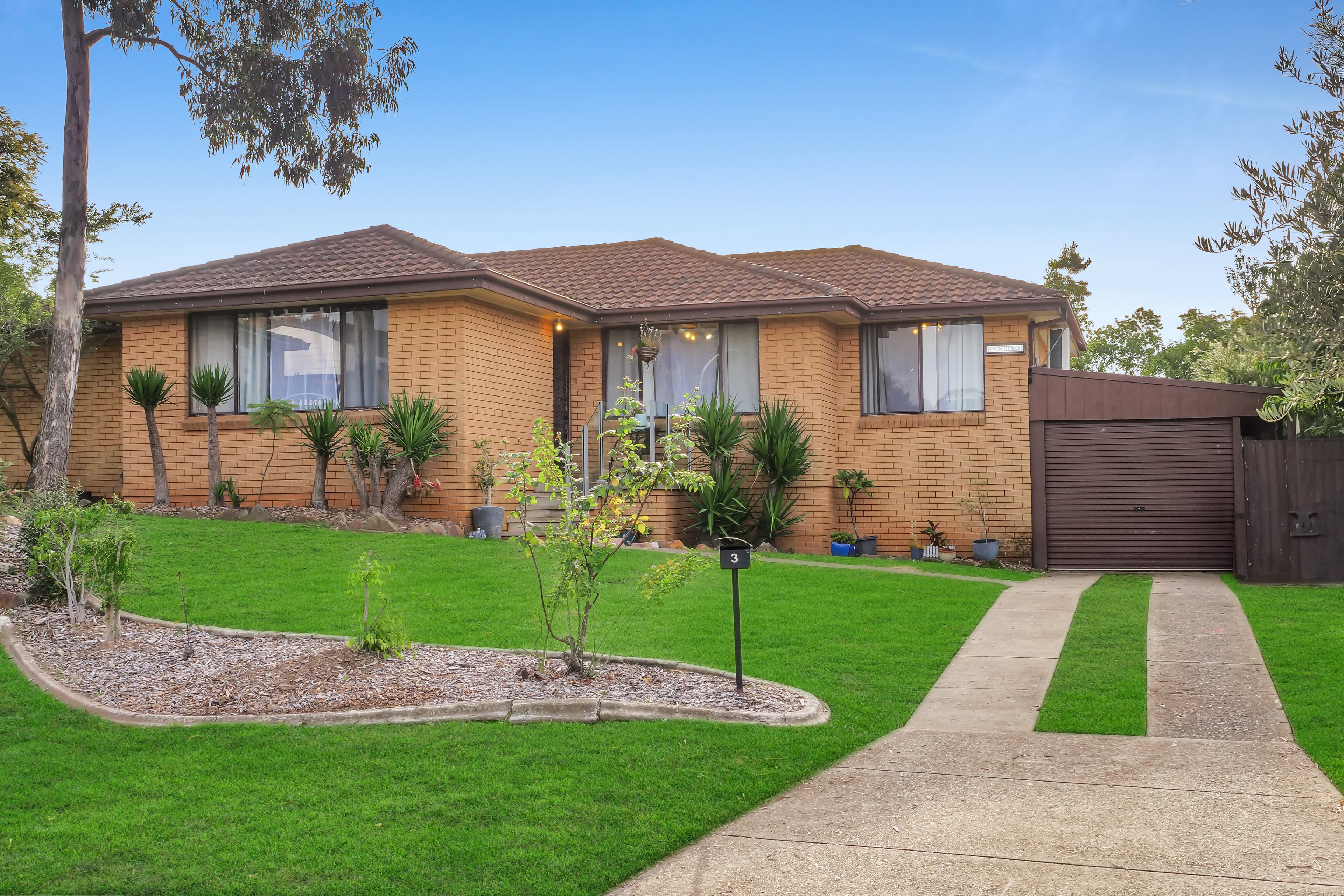 3 Adina Place, Bradbury, Bradbury - Image 1