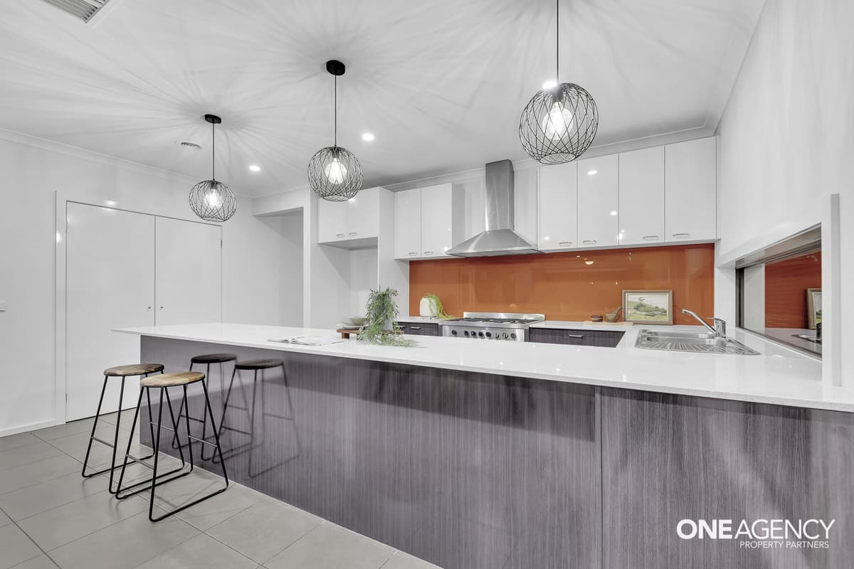 25 Tamborine Avenue, Point Cook, Point Cook - Thumbnail 6