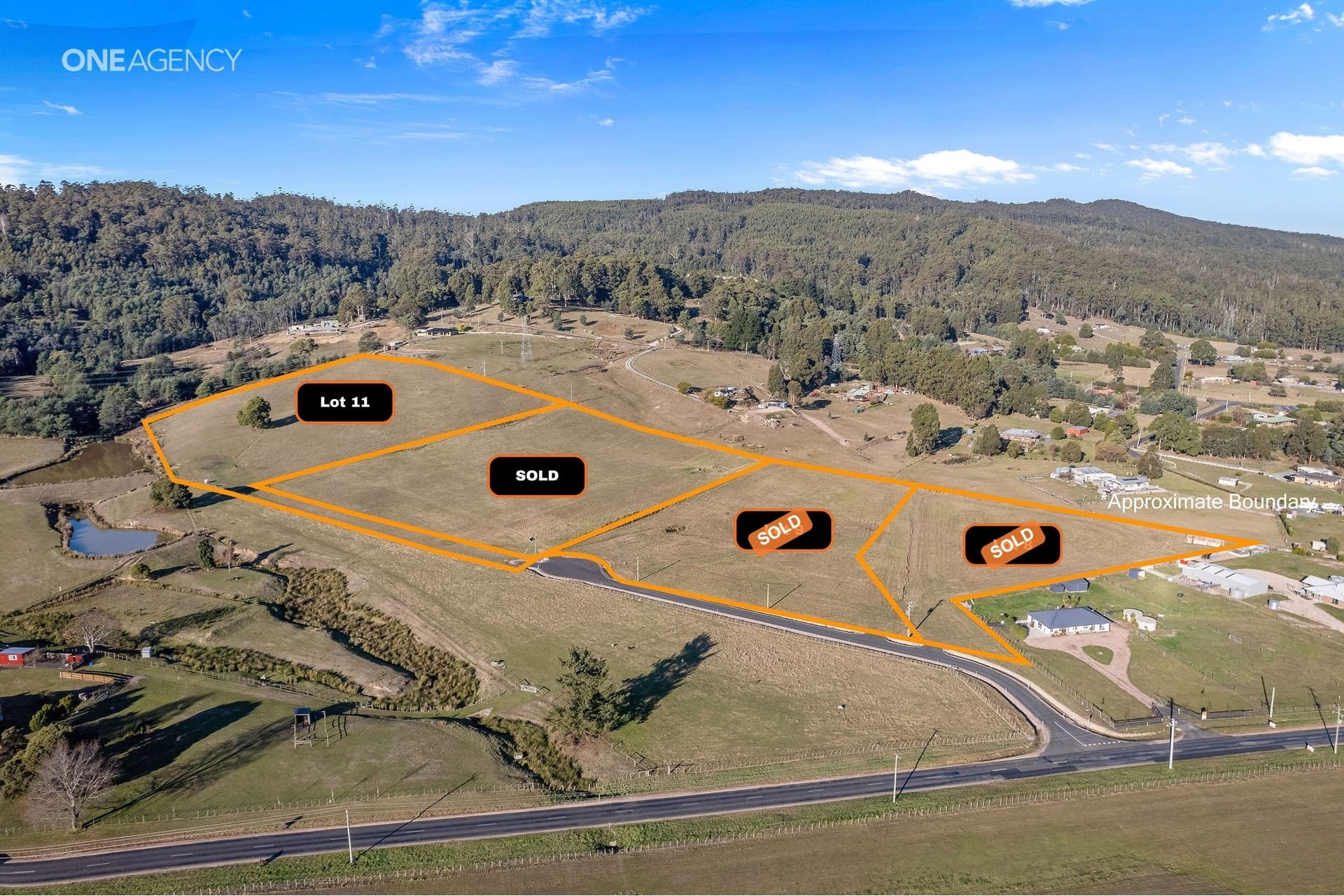 17 Aquila Court, Acacia Hills, Acacia Hills - Image 1