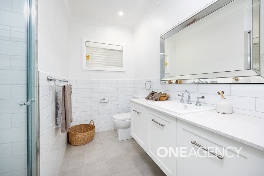 8 AVON Avenue, Lake Albert, Lake Albert - Thumbnail 8