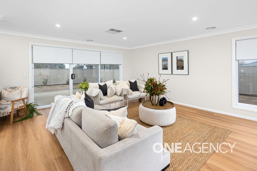 30 BARTON Avenue, Lloyd, Lloyd - Thumbnail 2