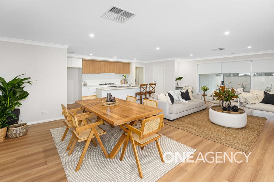 30 BARTON Avenue, Lloyd, Lloyd - Image 1