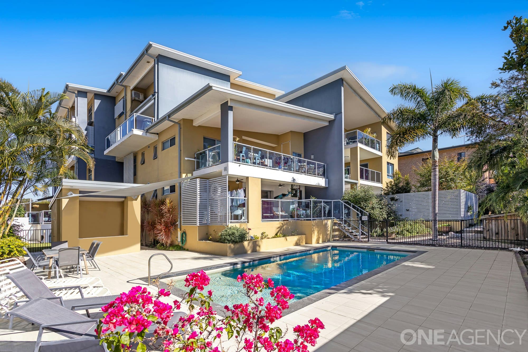 10/8-10 Georgina Street, Woody Point, Woody Point - Thumbnail 2