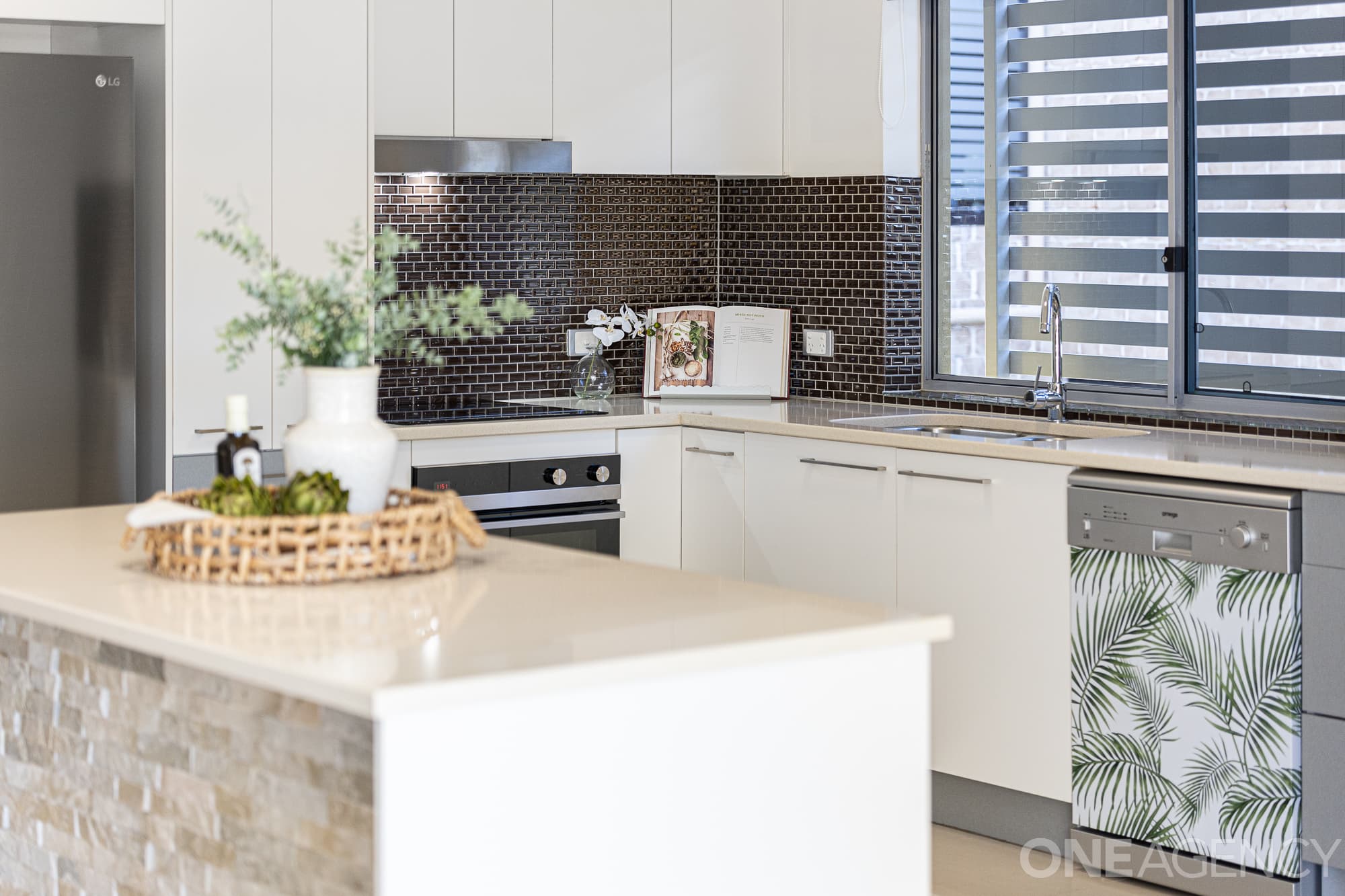 10/8-10 Georgina Street, Woody Point, Woody Point - Thumbnail 7