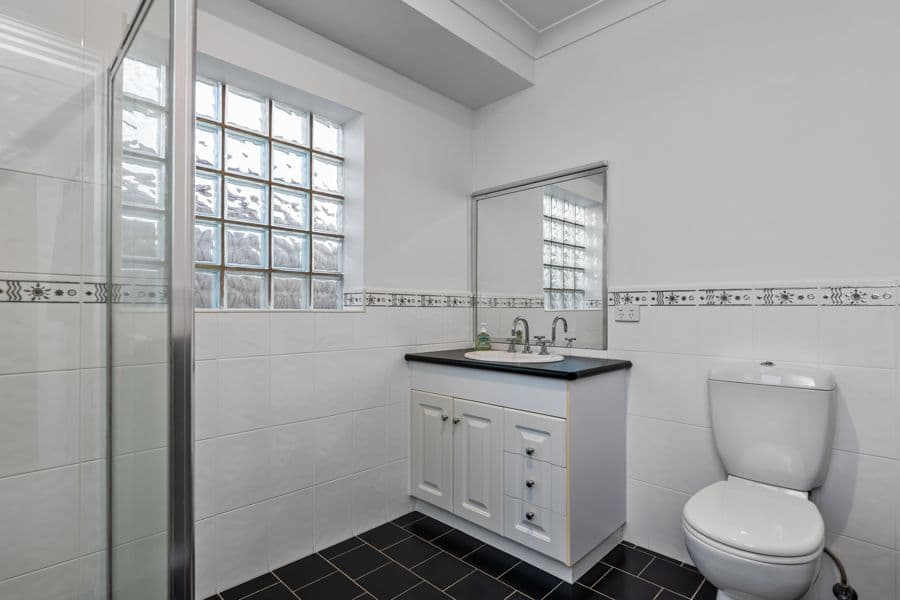 126 YENTOO Drive, Glenfield Park, Glenfield Park - Thumbnail 7