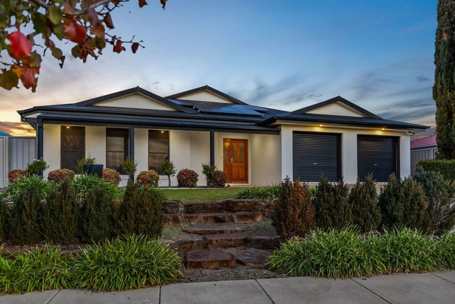 126 YENTOO Drive, Glenfield Park, Glenfield Park - Image 1