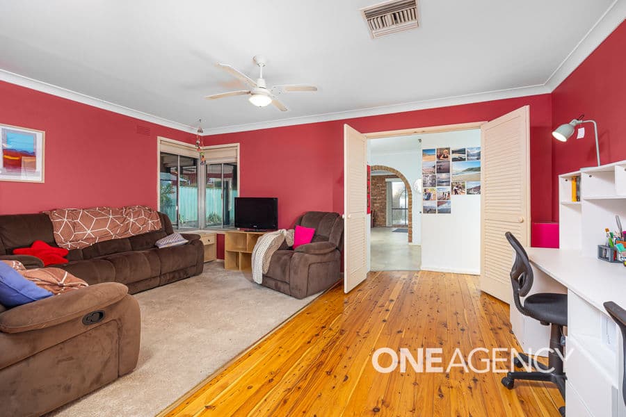 66 NIXON Crescent, Tolland, Tolland - Thumbnail 2