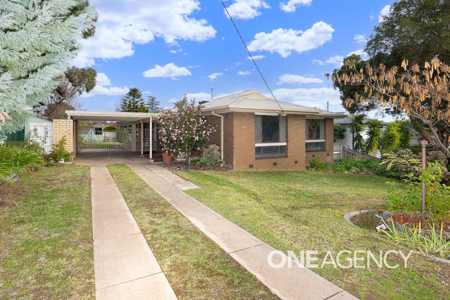 66 NIXON Crescent, Tolland, Tolland - Image 1