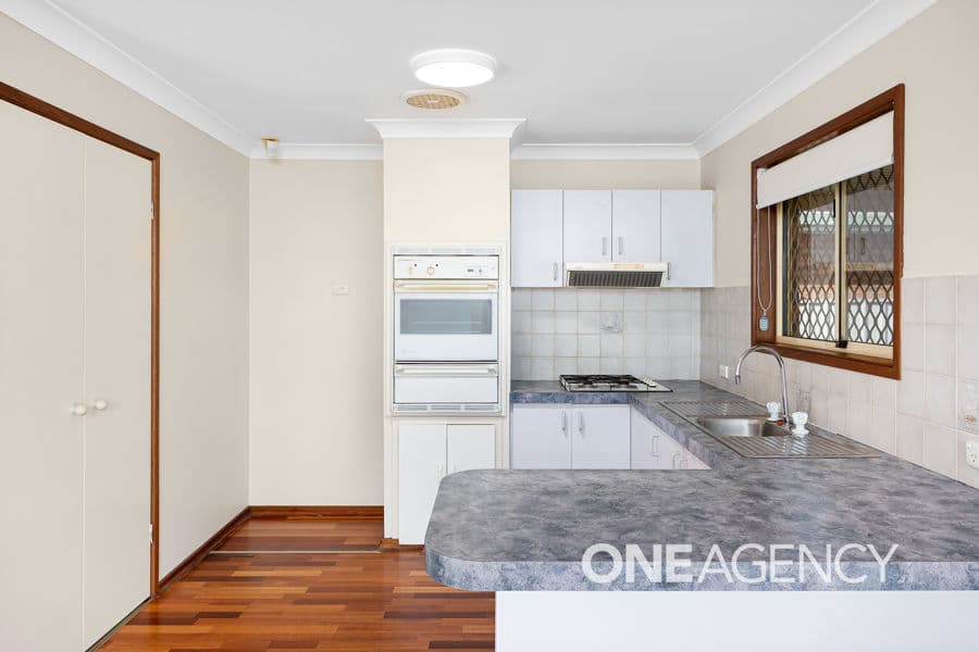 15 YUNGANA Place, Glenfield Park, Glenfield Park - Thumbnail 3