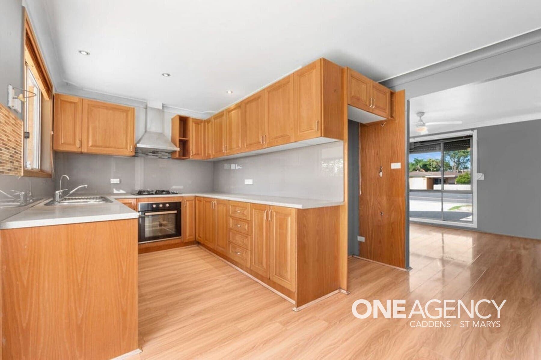 220 Parker Street, Kingswood, Kingswood - Thumbnail 2