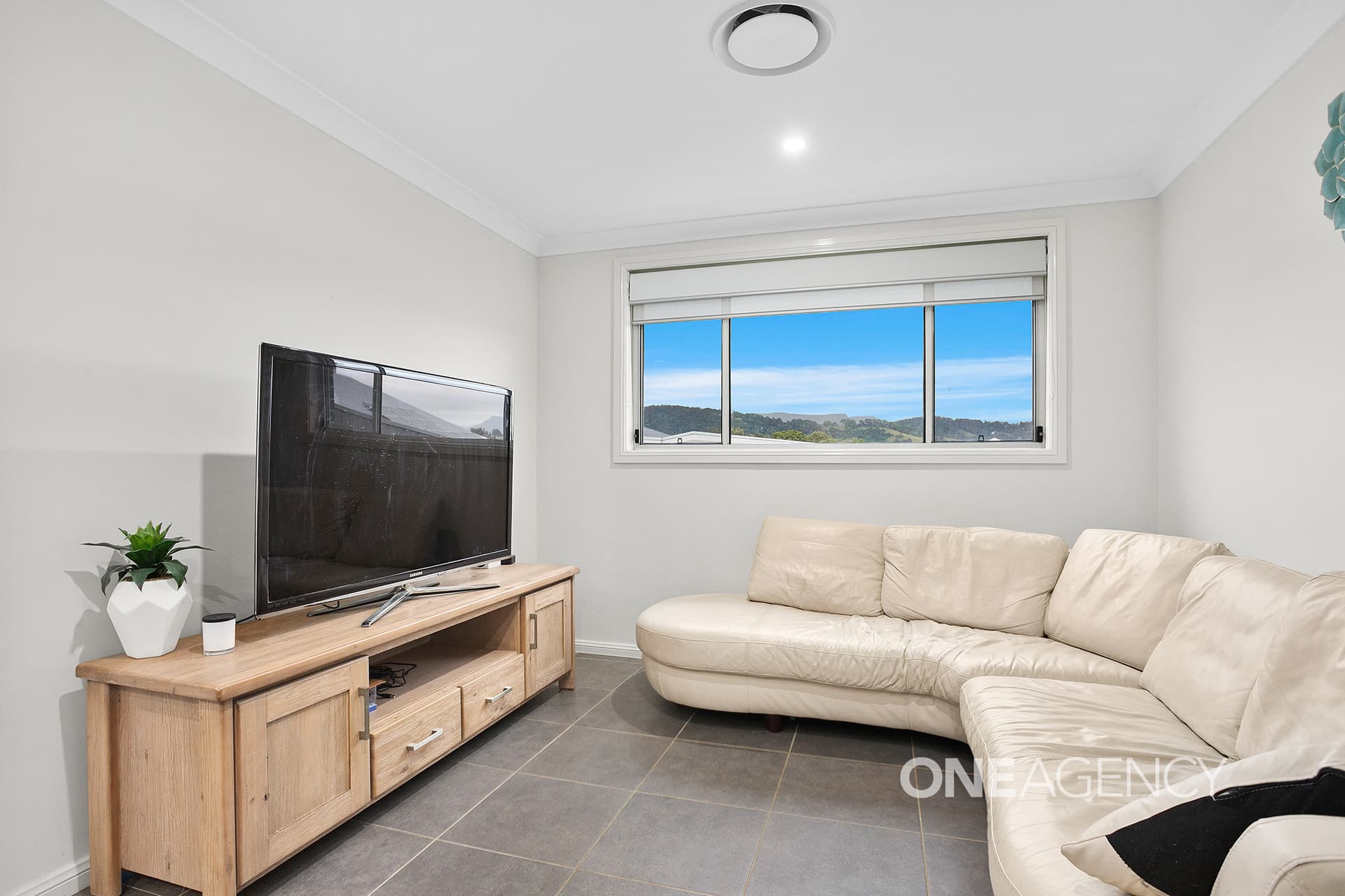 9 Dairyman Place, Calderwood, Calderwood - Thumbnail 4