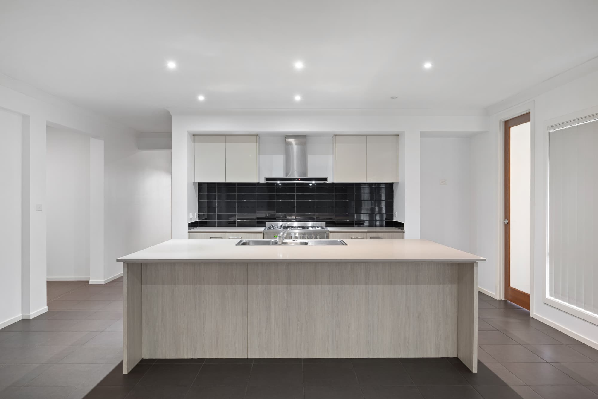 8 Sunrise Terrace, Glenmore Park, Glenmore Park - Thumbnail 4