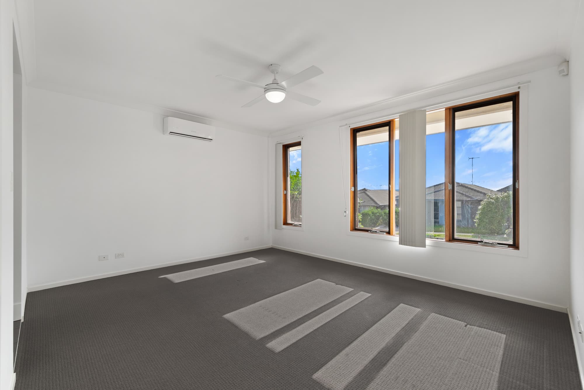 8 Sunrise Terrace, Glenmore Park, Glenmore Park - Thumbnail 5