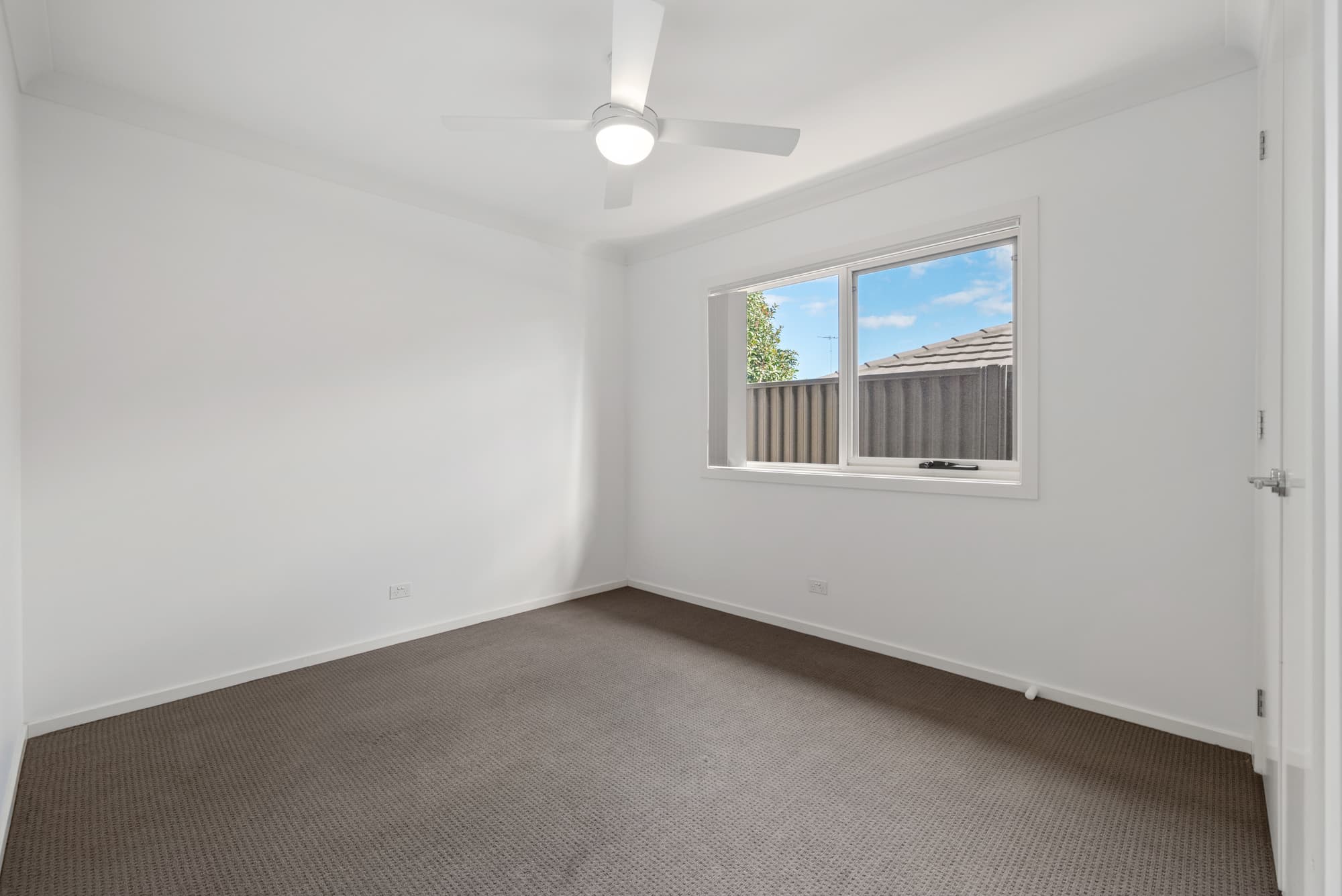 8 Sunrise Terrace, Glenmore Park, Glenmore Park - Thumbnail 7