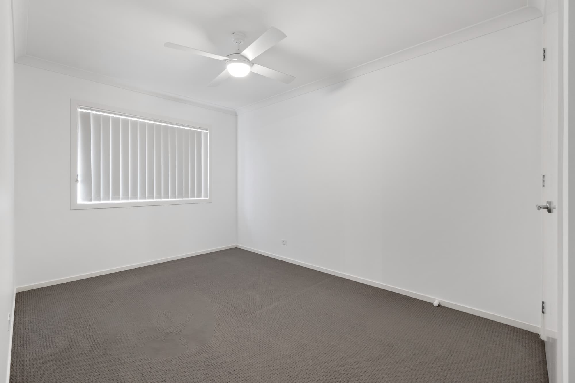 8 Sunrise Terrace, Glenmore Park, Glenmore Park - Thumbnail 6