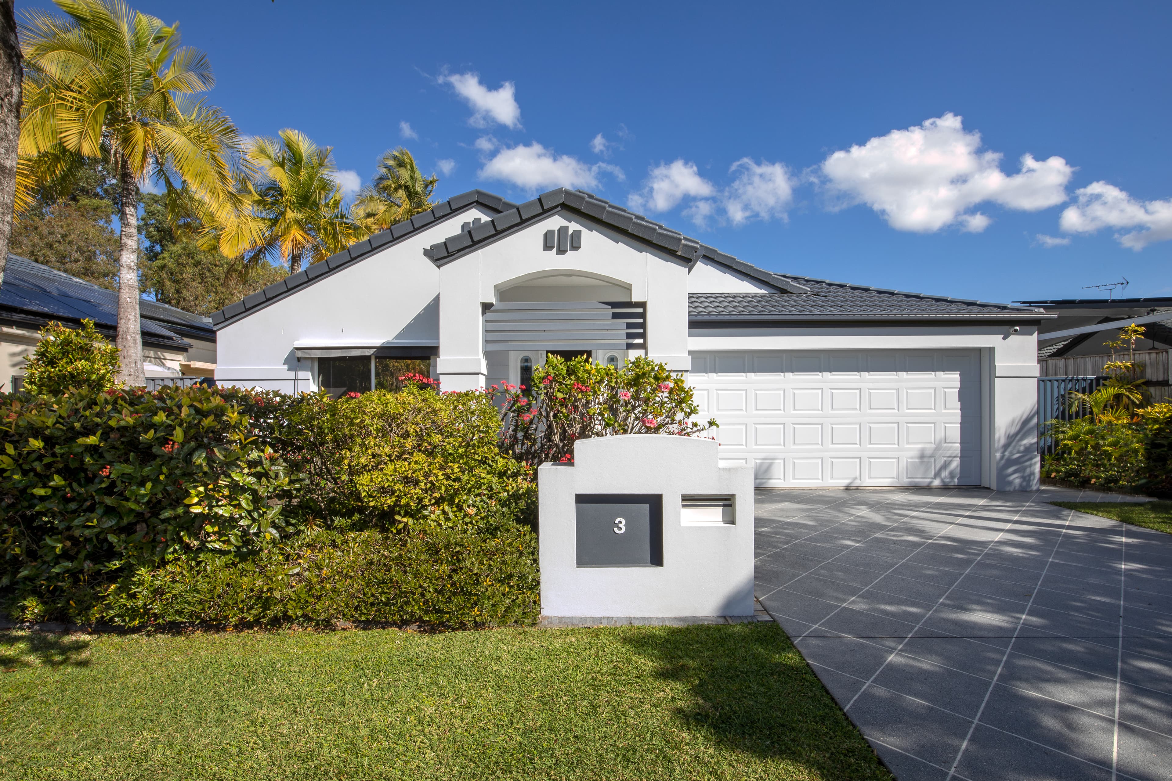 3 Stingray Crescent, Burleigh Waters, Burleigh Waters - Image 1