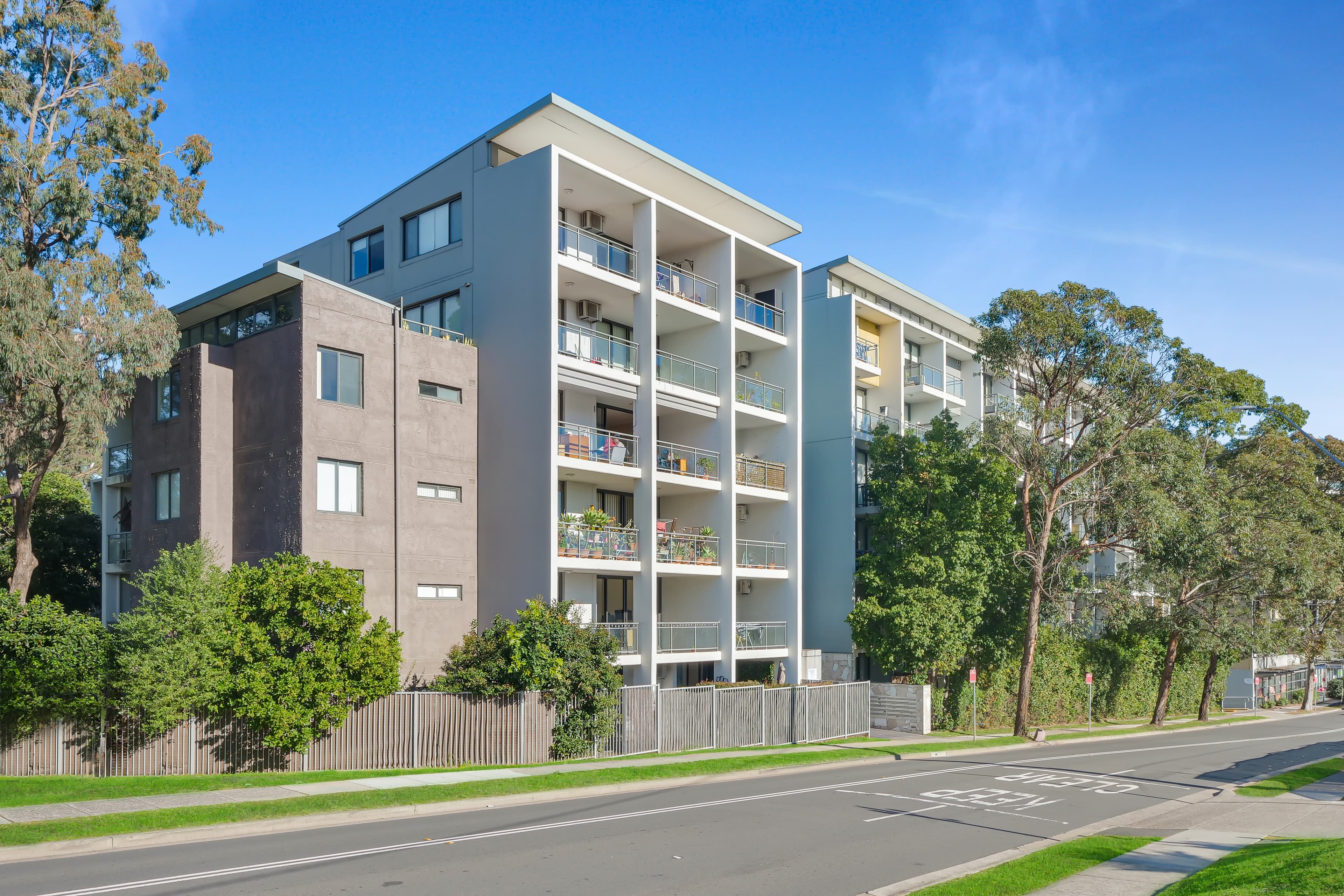 39a/541 Pembroke Road, Leumeah, Leumeah - Image 1