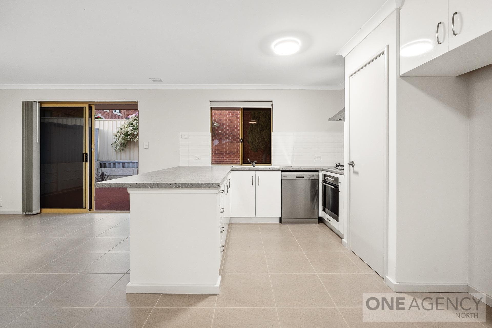 2/158 Hillsborough Drive, Nollamara, Nollamara - Thumbnail 2