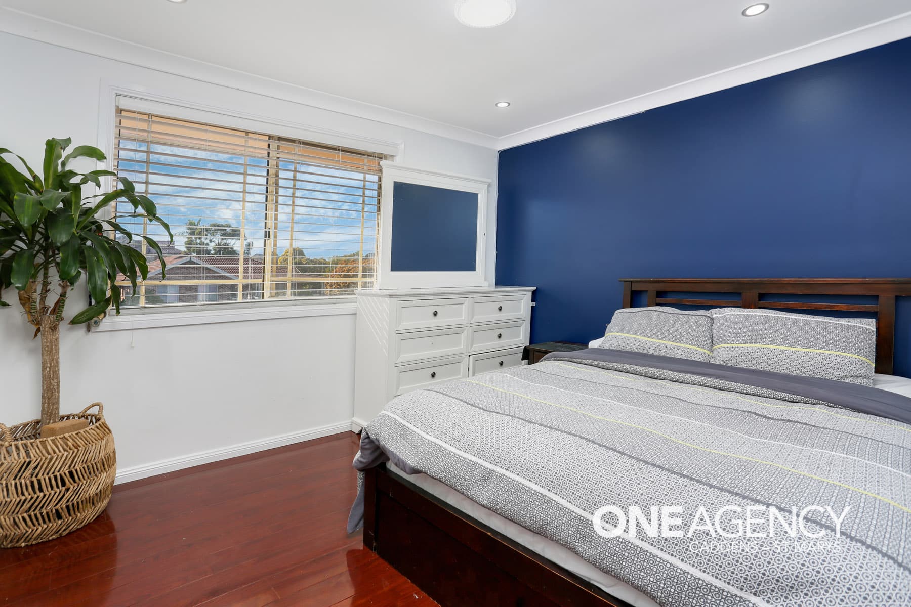 2B Giles Close, Glenmore Park, Glenmore Park - Thumbnail 6