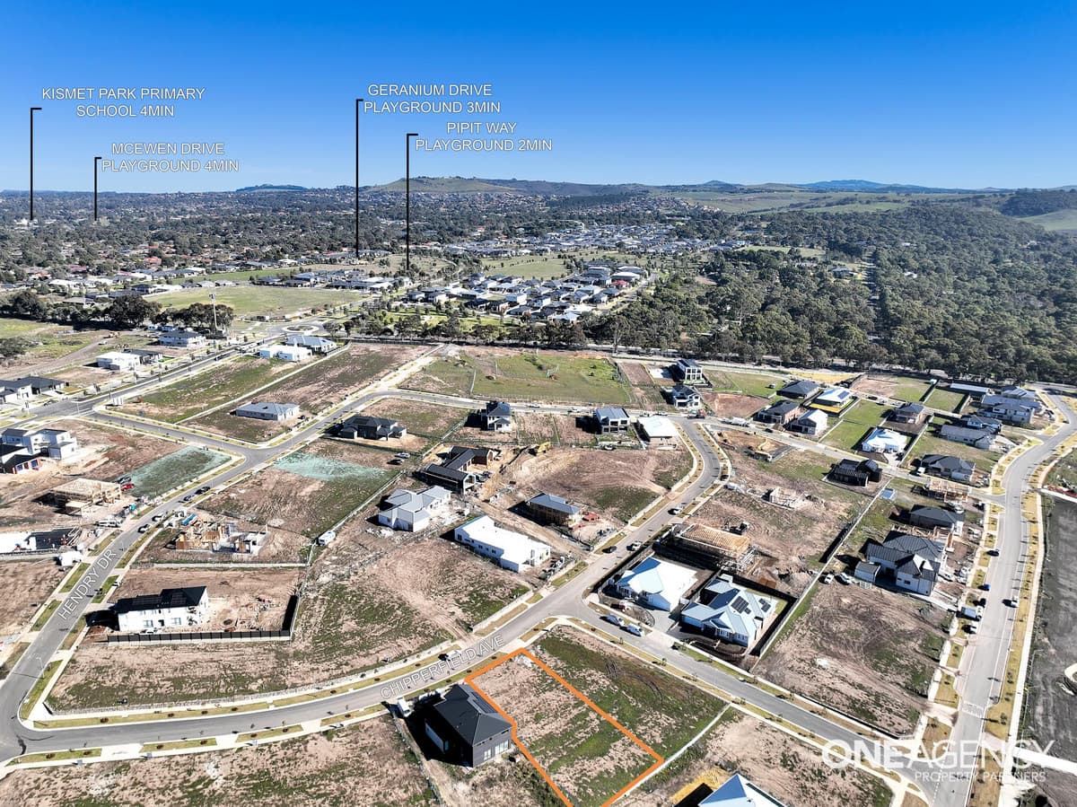 17 Chipperfield Avenue, Sunbury, Sunbury - Thumbnail 2