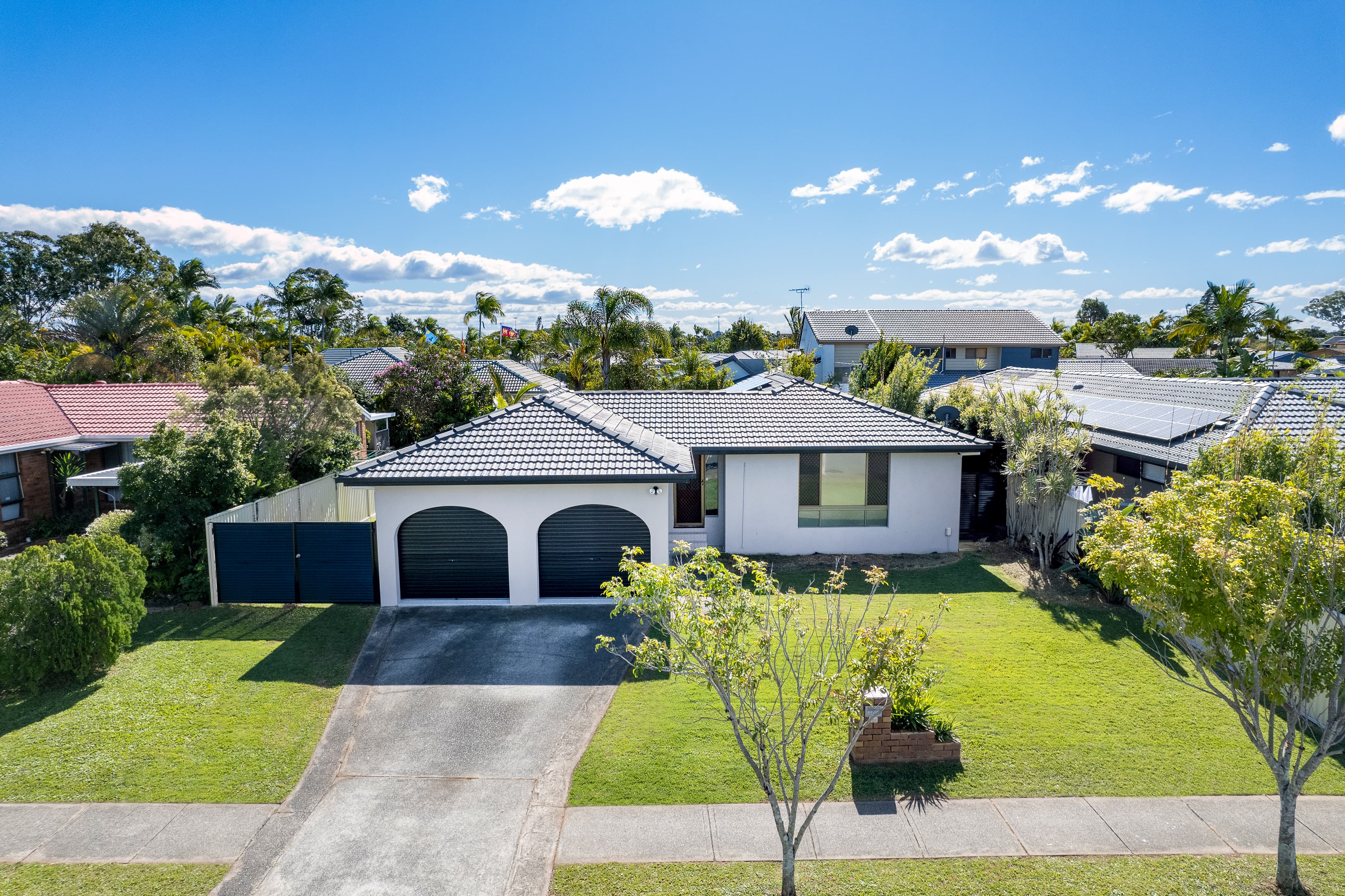 19 Razorbill Street, Burleigh Waters, Burleigh Waters - Image 1