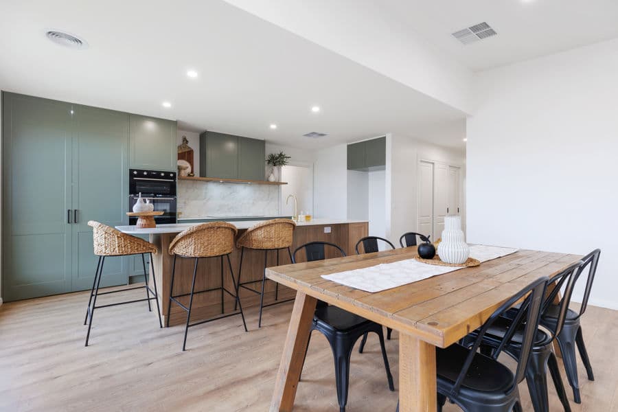31 PRESTON Crescent, Lloyd, Lloyd - Thumbnail 6
