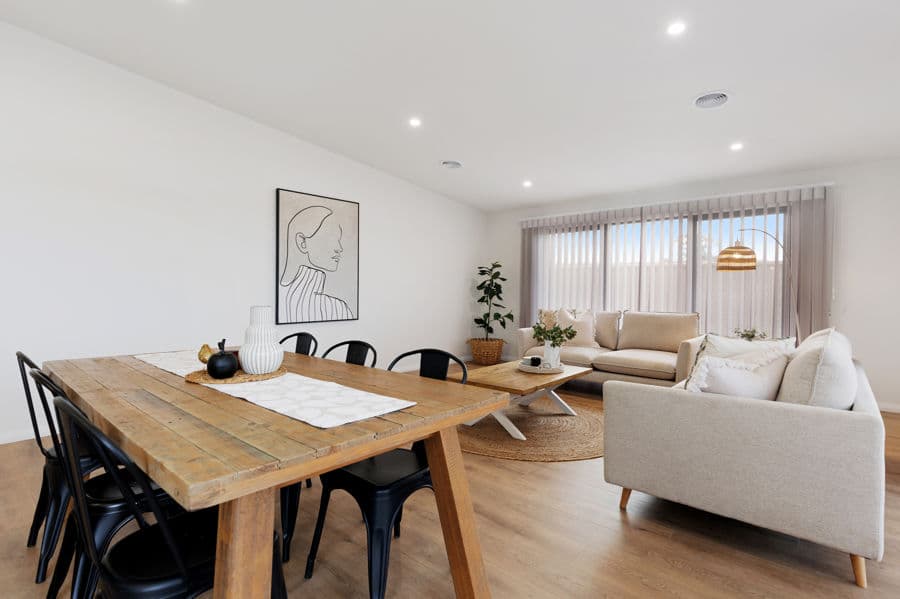 31 PRESTON Crescent, Lloyd, Lloyd - Thumbnail 7