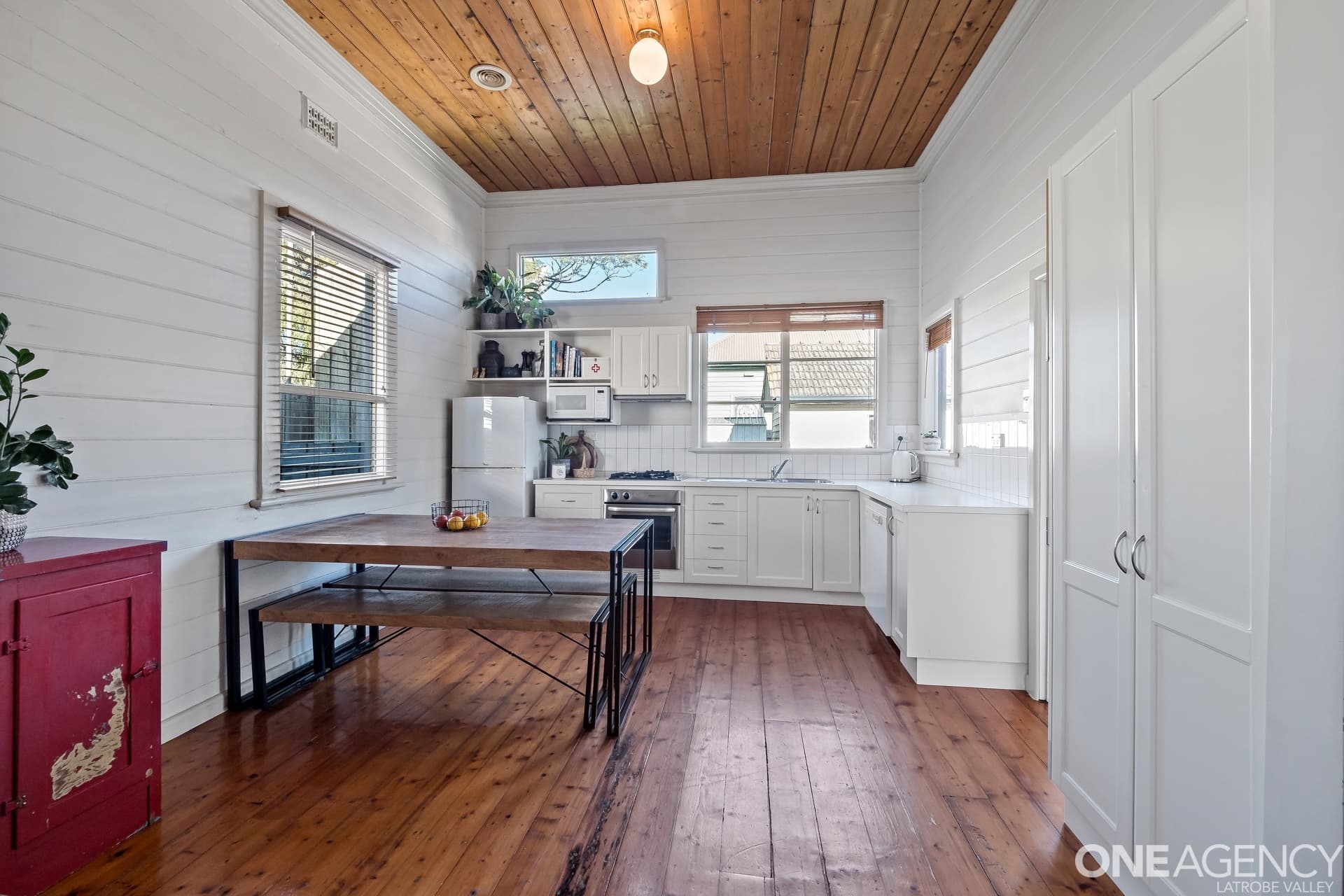 15 Queens Parade, Traralgon, Traralgon - Thumbnail 2