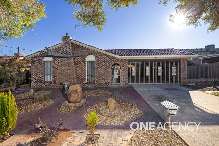 21 FRASER Street, Mount Austin, Mount Austin - Image 1