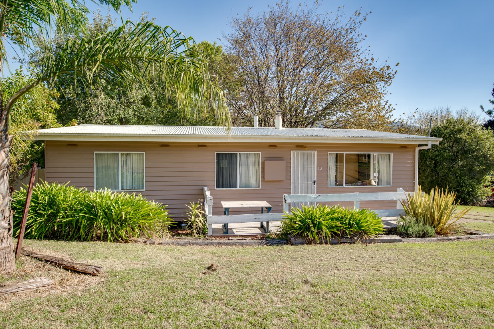 10 Crawford Court, Dartmouth, Dartmouth - Image 1
