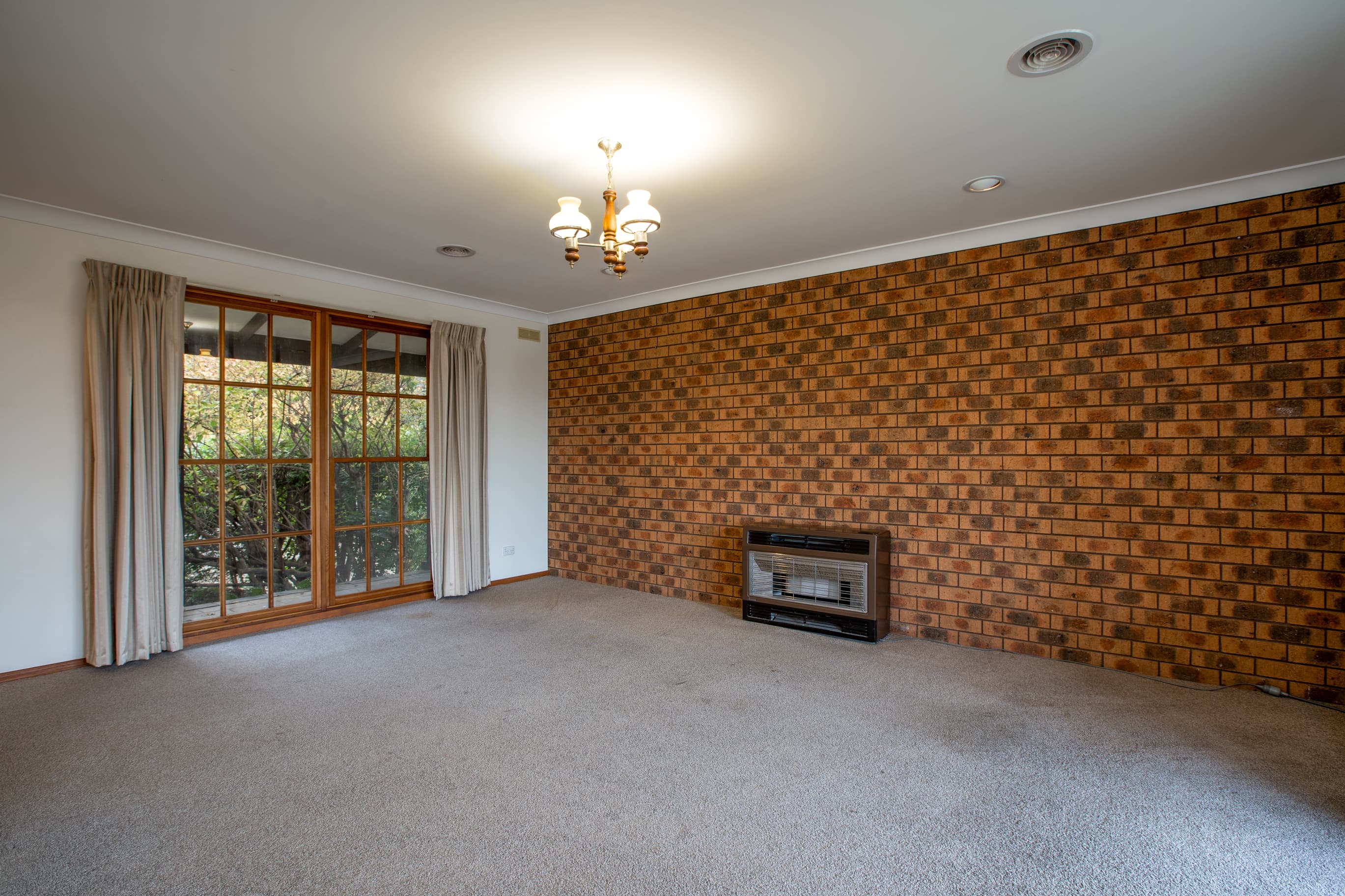 15 HALLAWELL Crescent, Wodonga, Wodonga - Thumbnail 2