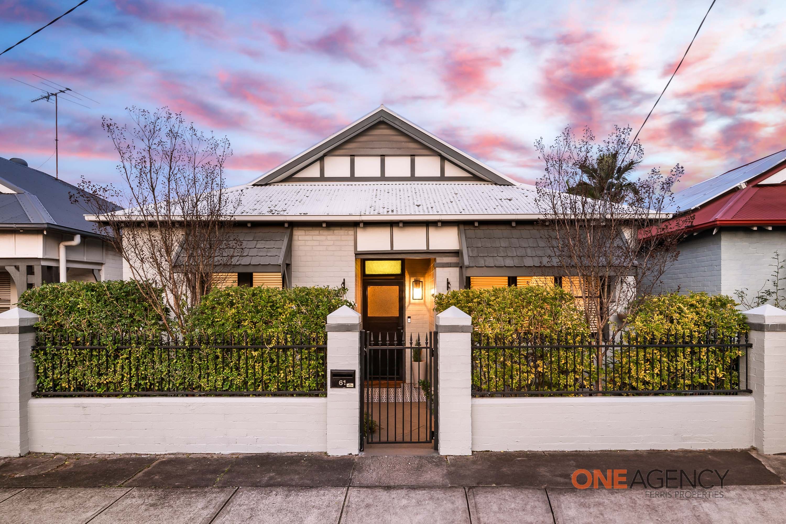 61 Barton Street, Mayfield, Mayfield - Image 1