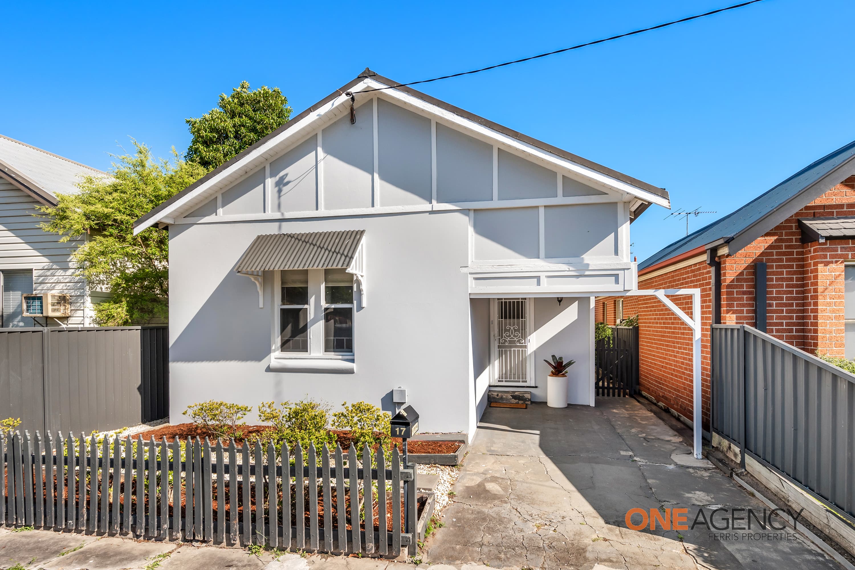 17 Macquarie Street, Mayfield, Mayfield - Image 1