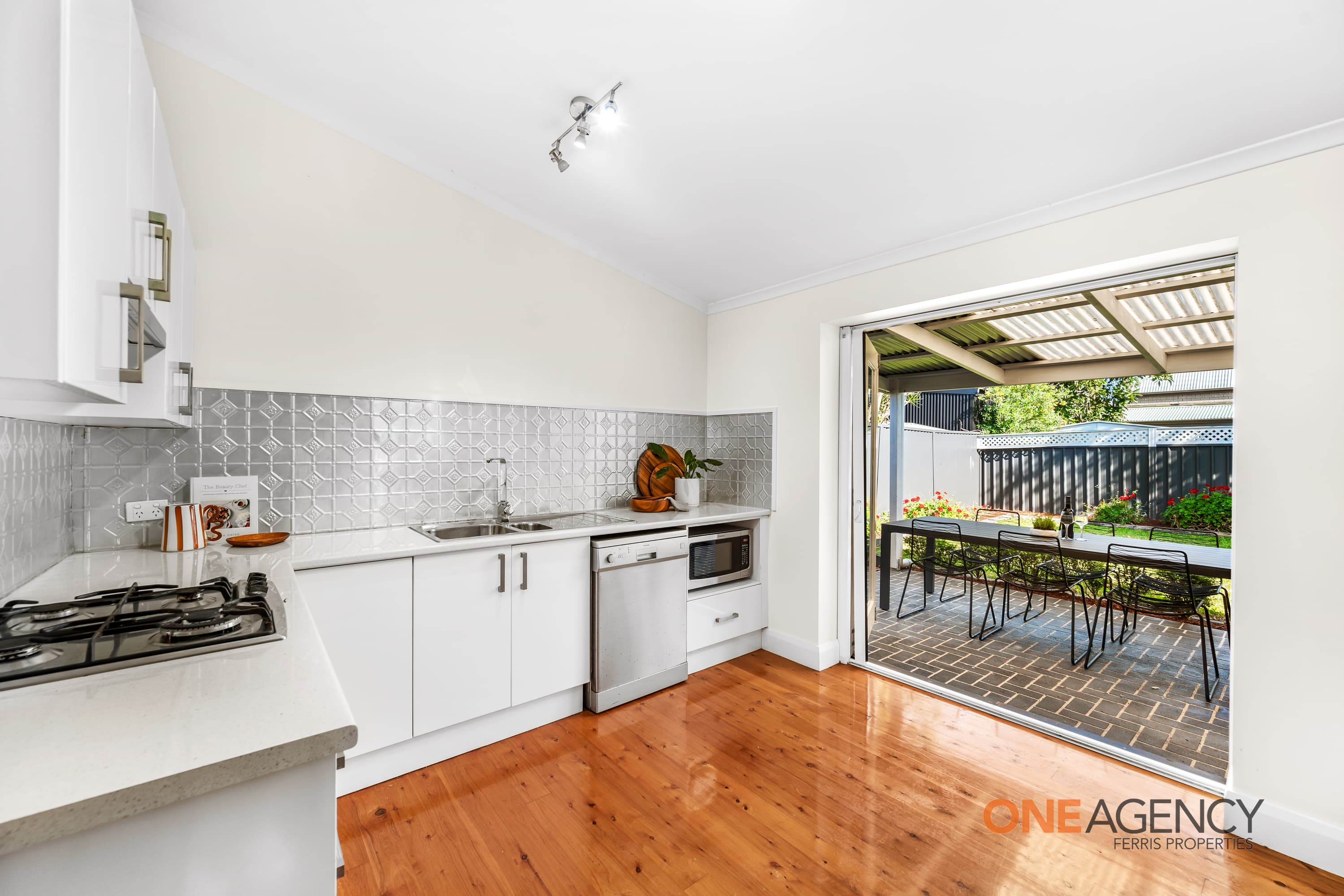 17 Macquarie Street, Mayfield, Mayfield - Thumbnail 3