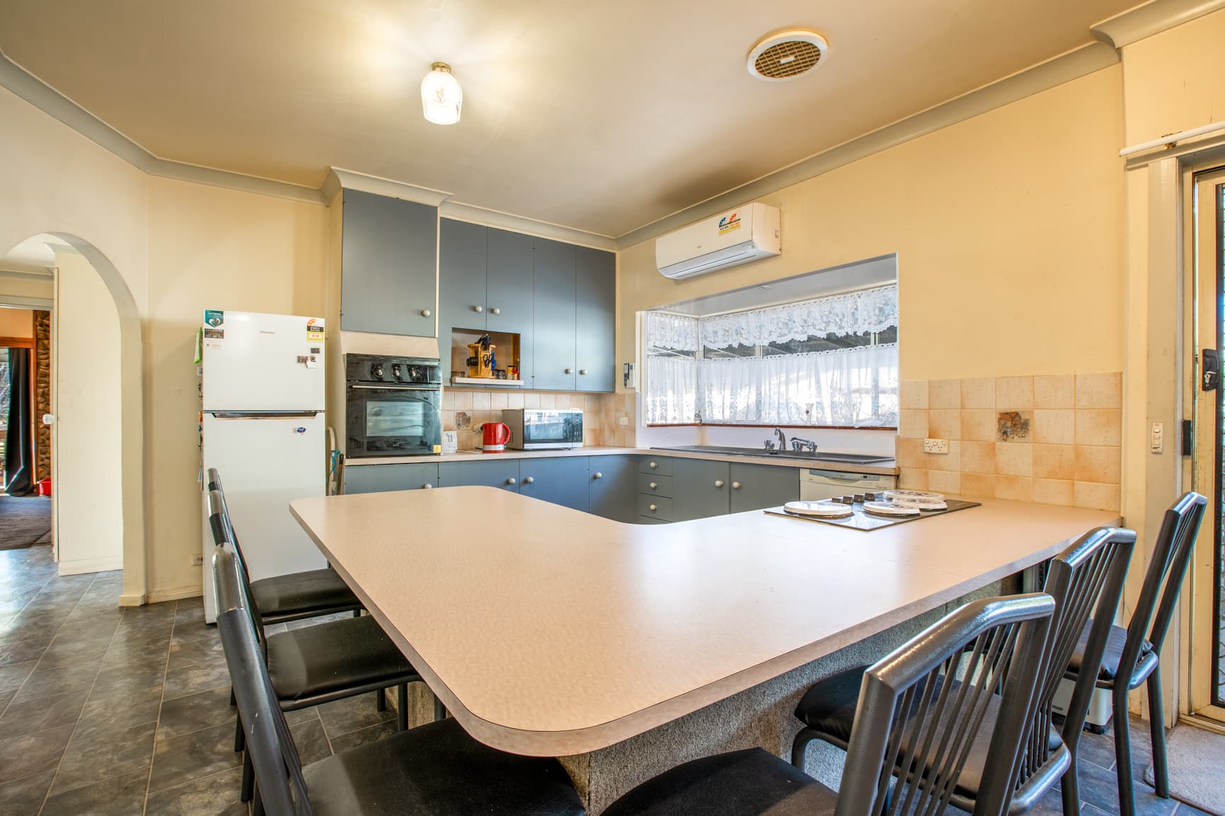 55 QUEEN ELIZABETH Drive, Tallangatta, Tallangatta - Thumbnail 4