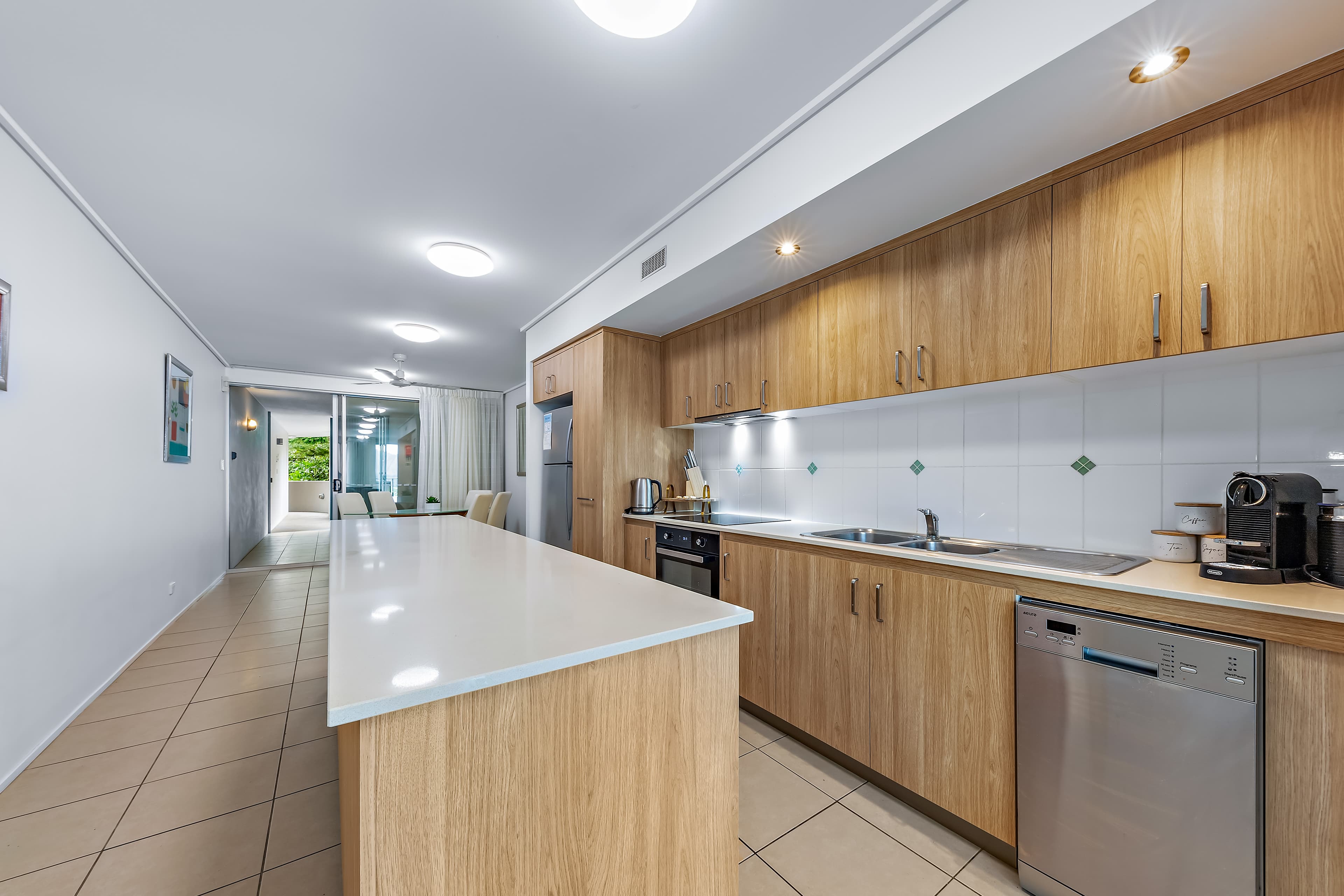 16/18 Seaview Drive, Airlie Beach, Airlie Beach - Thumbnail 5