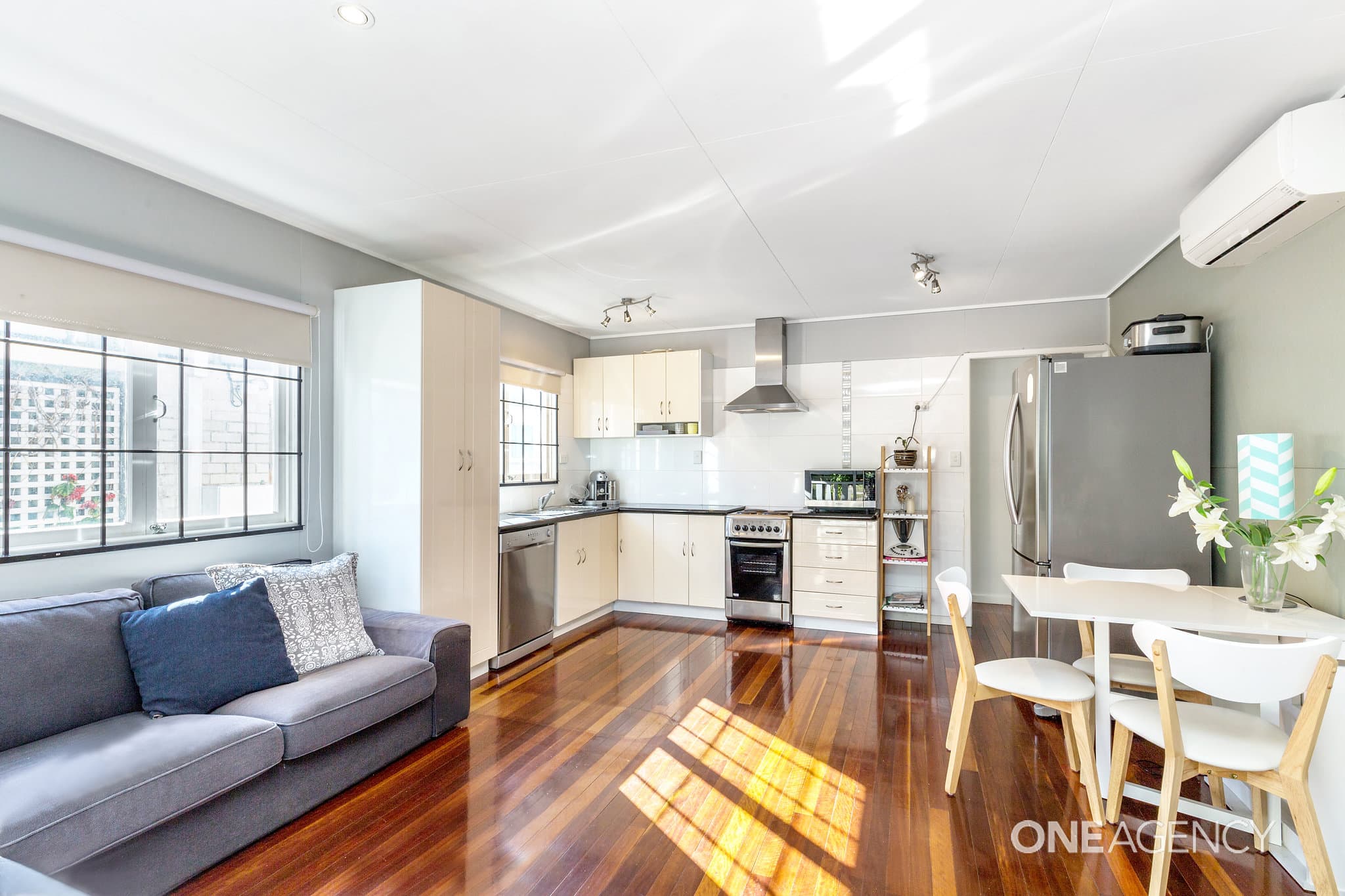 38 Mclennan Street, Woody Point, Woody Point - Thumbnail 3