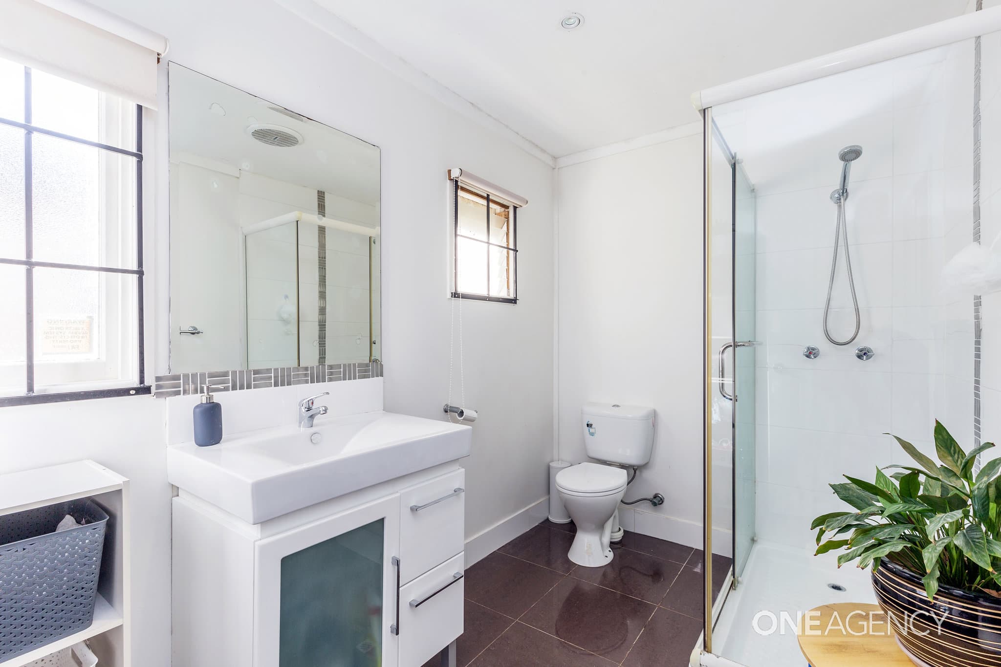 38 Mclennan Street, Woody Point, Woody Point - Thumbnail 8